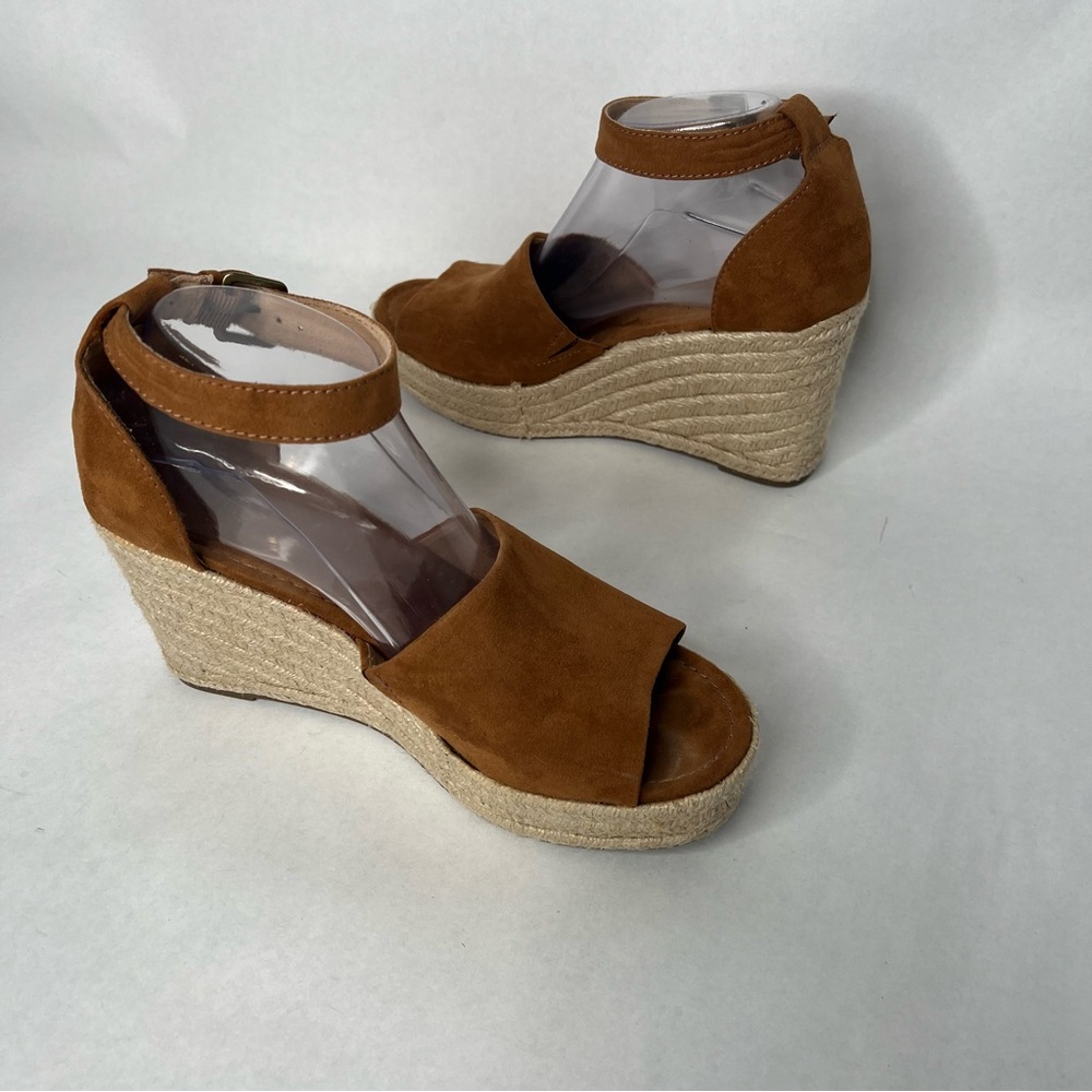 Universal Threads Tan Suede Platform Sandals 8.5‎ - image 3